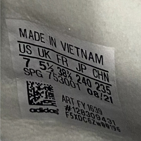 Adidas Boost Crazyflight 753001 Sneakers Shoe Women’s 7 NEW! - Picture 16 of 16